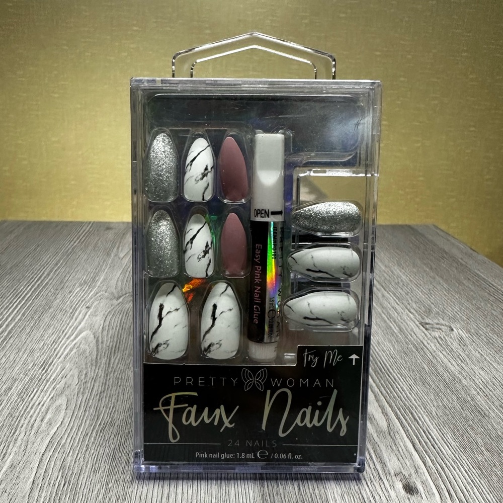 **3/$5** Pretty Woman Faux Nails 24 Count